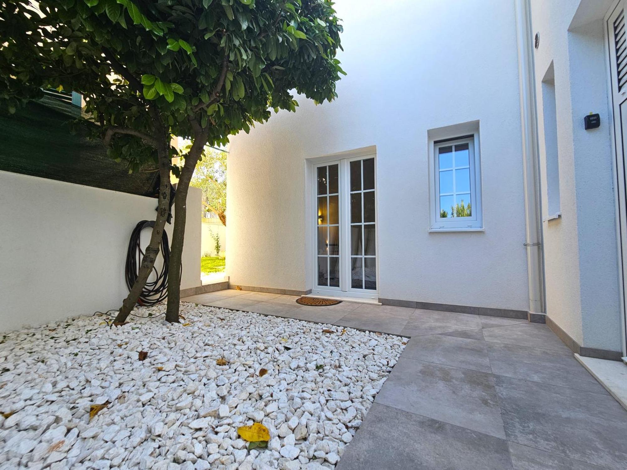 The Three Flowers Pool House Trogir Bagian luar foto